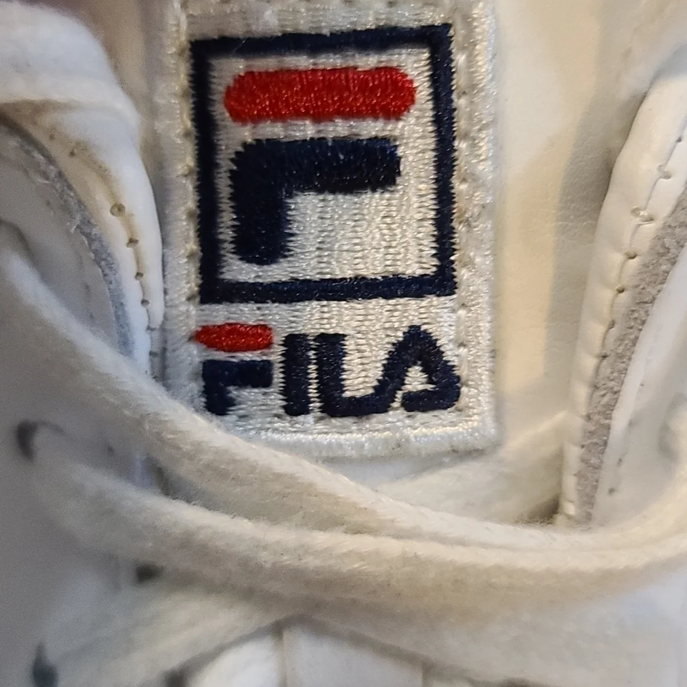 Fila‎ Women's Sneakers 5VF80165-150 White Faux Leather Size 8 EUC